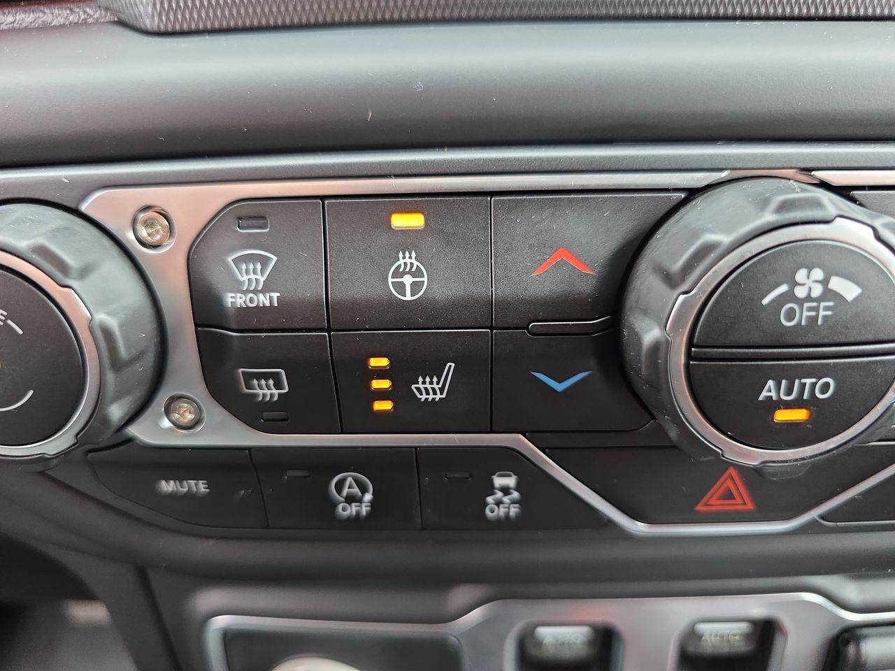 Used 2018 Jeep Wrangler Rubicon w/ Cold Weather Group image 25