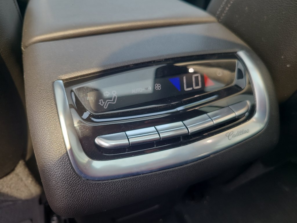 Used 2024 Cadillac XT6 Luxury w/ LPO, Floor Liner Package AWD/4WD image 39