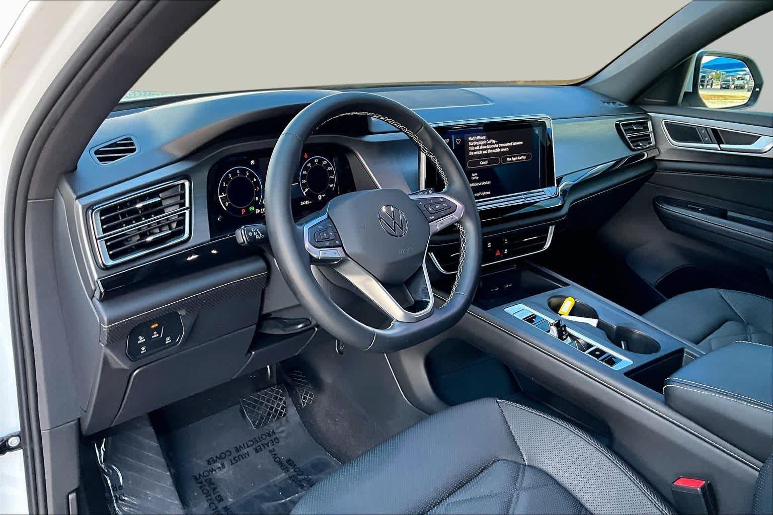 Used 2025 Volkswagen Atlas Cross Sport SE FWD image 17