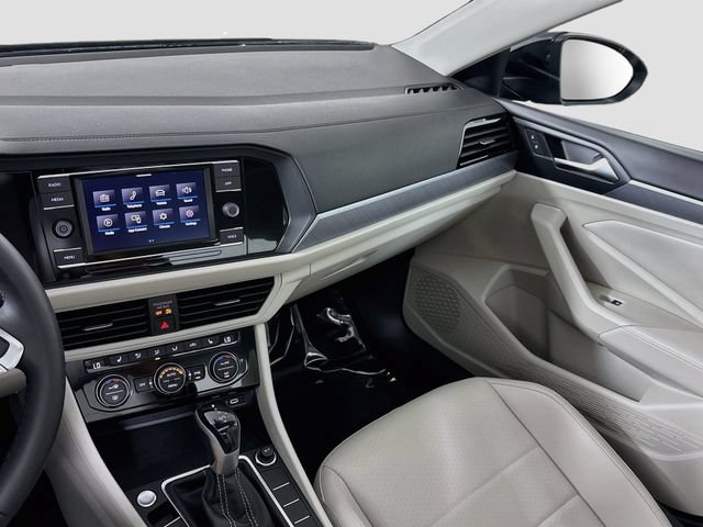 Certified 2023 Volkswagen Jetta SE FWD image 27