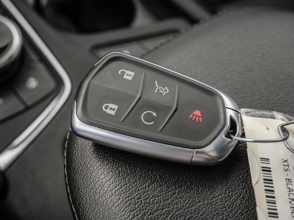 Used 2022 Cadillac XT5 Premium Luxury FWD image 36