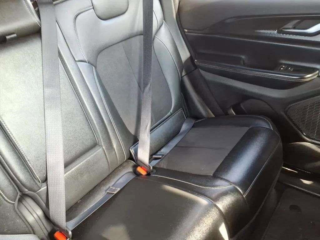 Used 2024 Jeep Grand Cherokee Altitude image 18