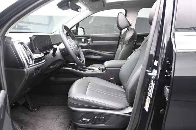 Used 2025 Kia Sorento S w/ Panoramic Sunroof Package FWD image 18