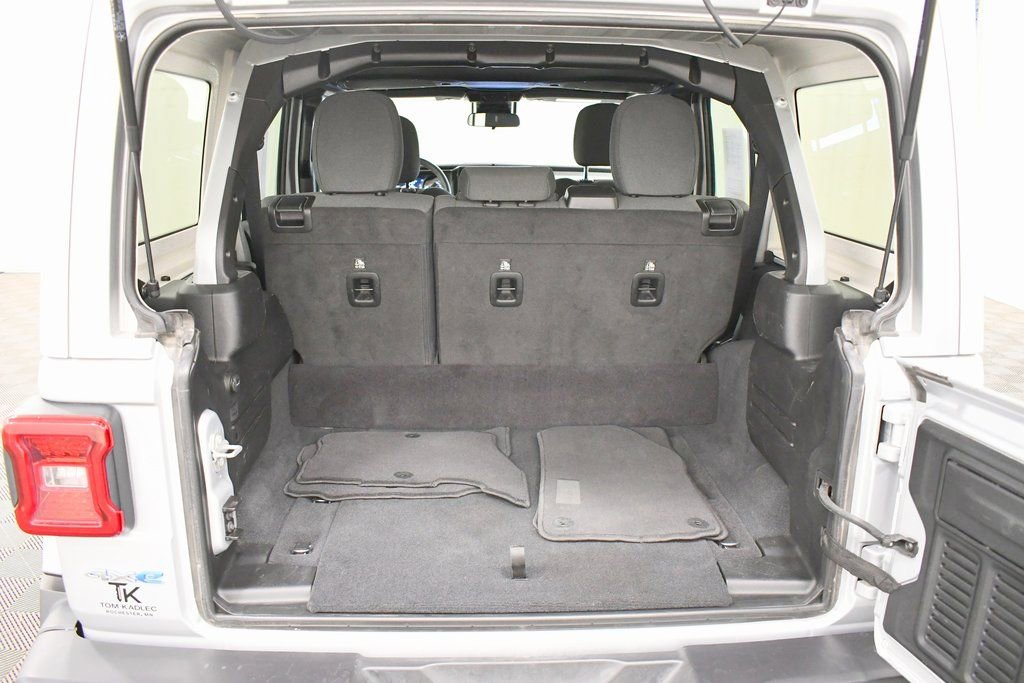 Used 2024 Jeep Wrangler Unlimited Sahara image 7