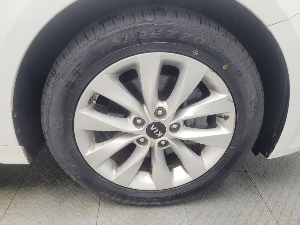 Used 2018 Kia Optima LX w/ 17" Alloy Wheels Package FWD image 31