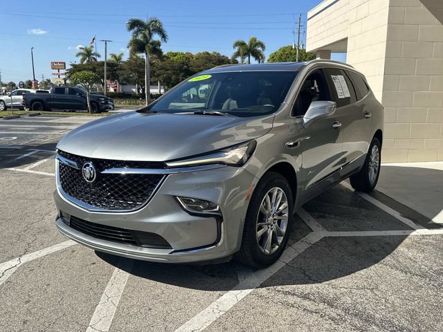 Used 2023 Buick Enclave Avenir w/ Avenir Technology Package FWD image 4