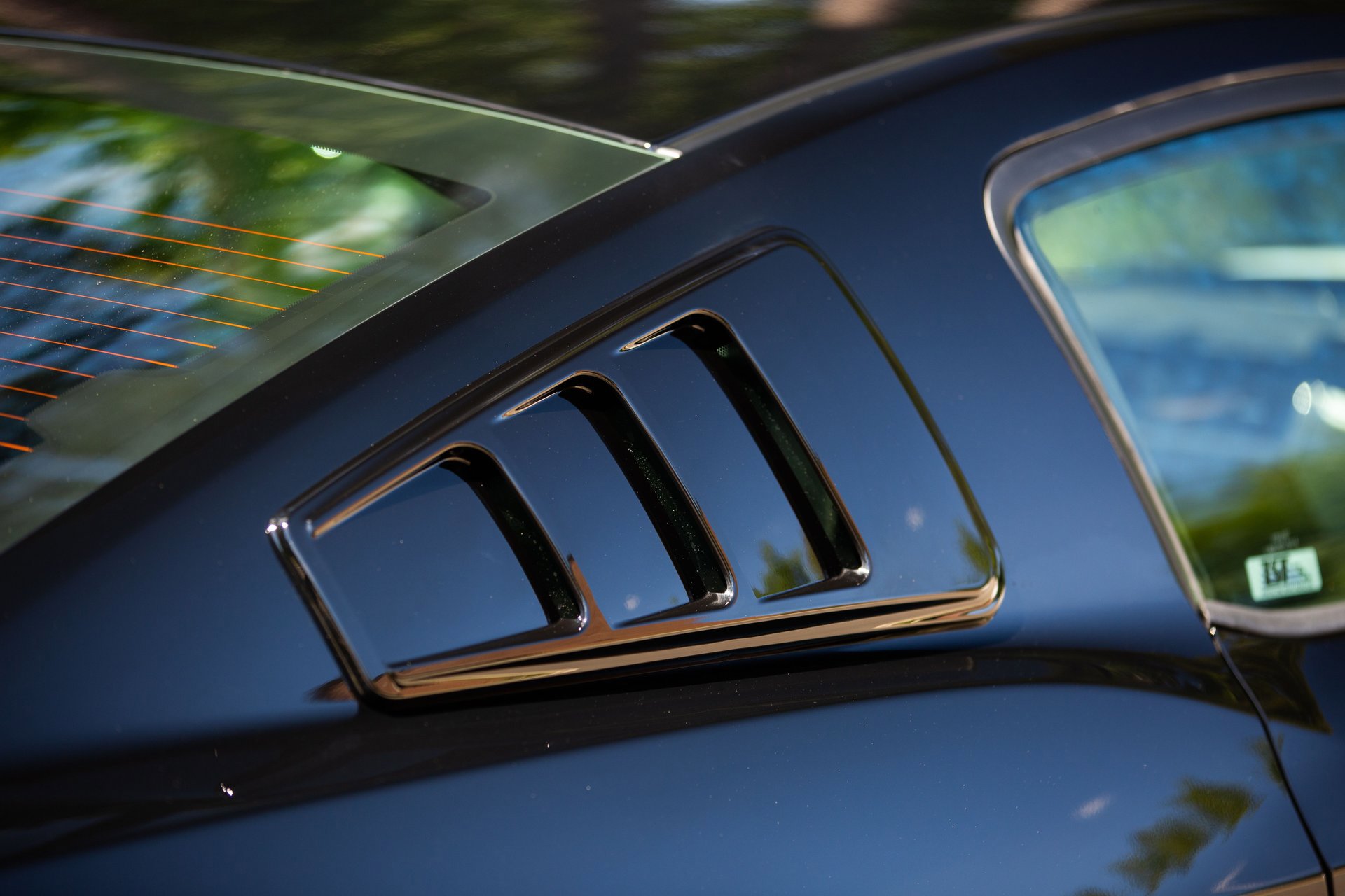 Used 2010 Ford Mustang GT RWD image 6