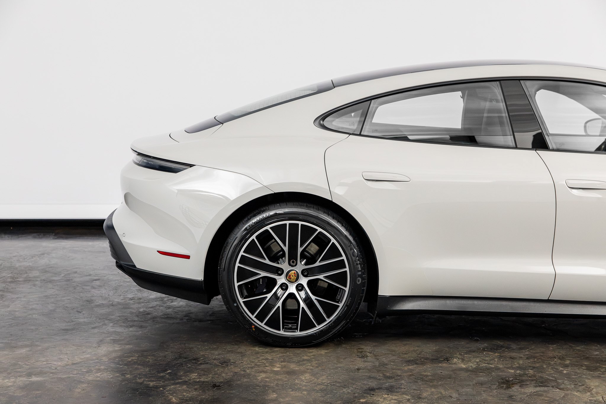 Used 2021 Porsche Taycan RWD image 24