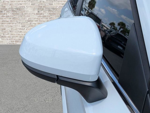 Used 2023 Volkswagen Taos SE w/ Panoramic Sunroof Package image 12