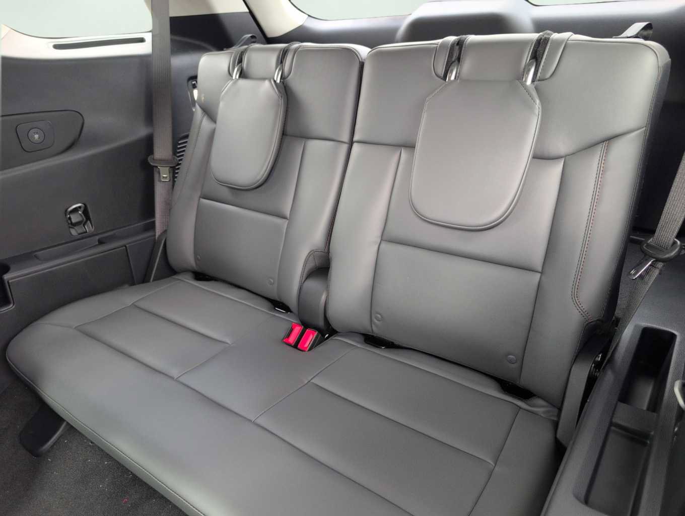 New 2026 Ford Explorer Active w/ Active Comfort Package RWD image 24