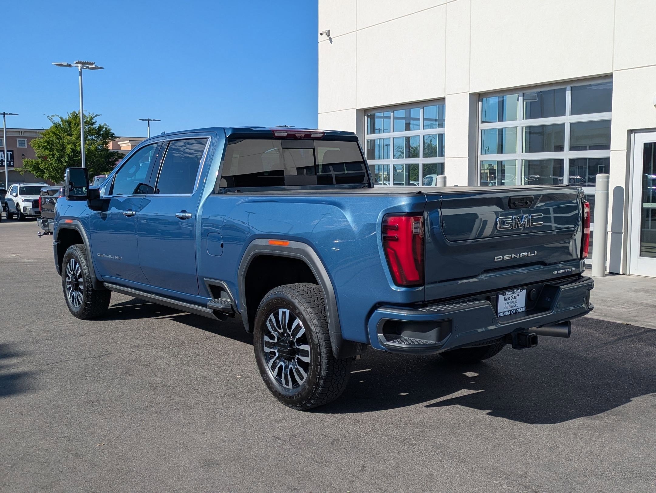 Used 2024 GMC Sierra 3500 Denali Ultimate AWD/4WD image 9