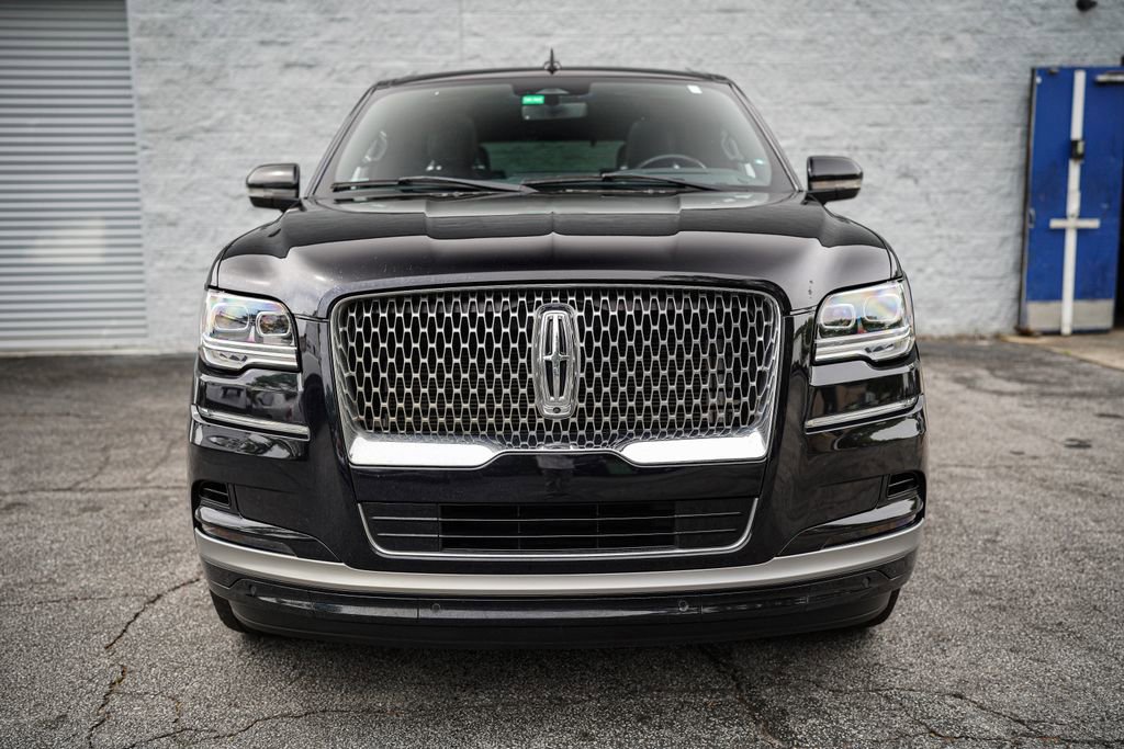 Used 2023 Lincoln Navigator Reserve RWD image 5