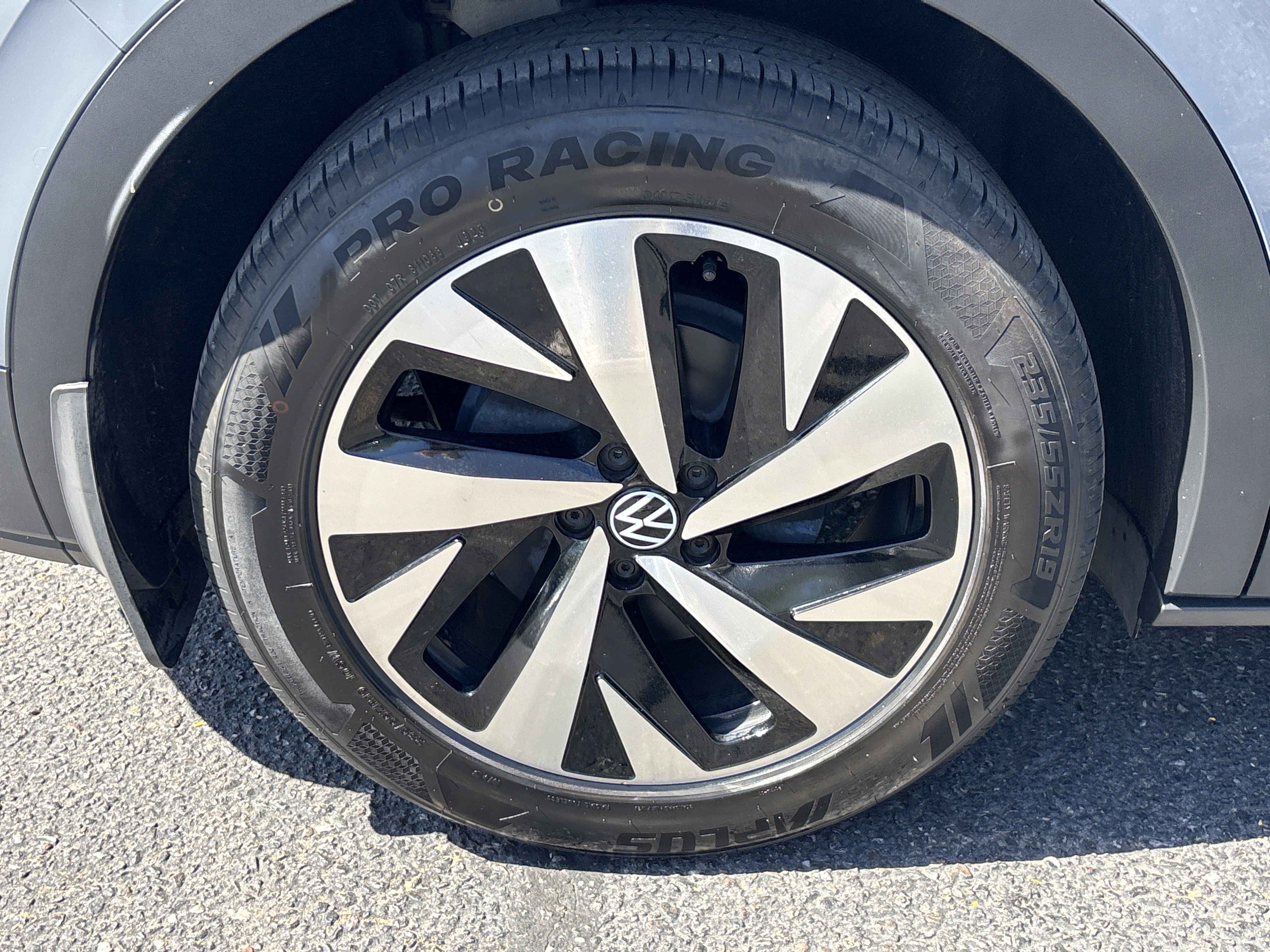 Used 2023 Volkswagen ID.4 Pro image 7