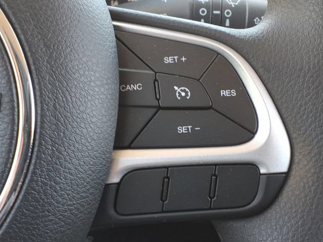 Used 2023 Jeep Renegade Latitude AWD/4WD image 29