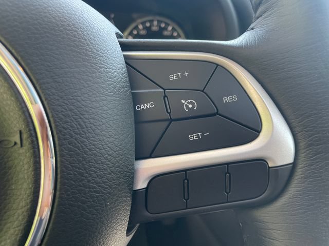 Used 2023 Jeep Renegade Latitude w/ Sun/Sound Group AWD/4WD image 29