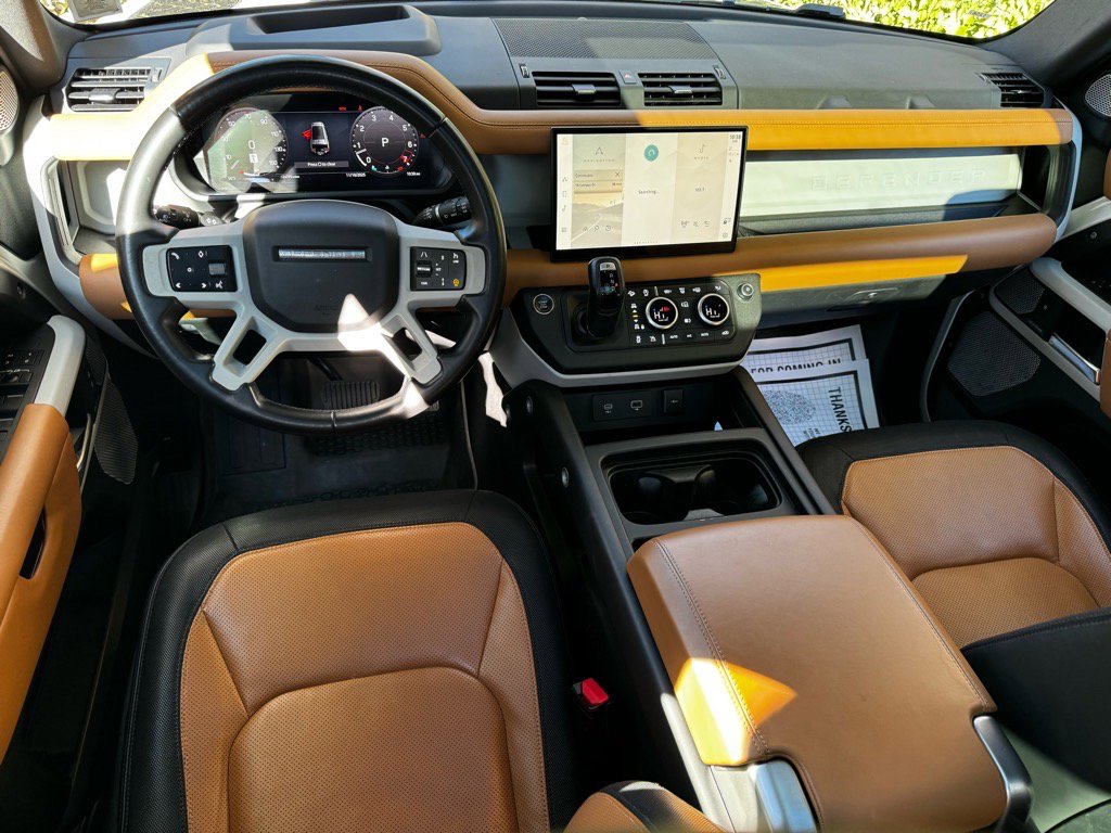 Used 2023 Land Rover Defender 130 X-Dynamic SE image 20