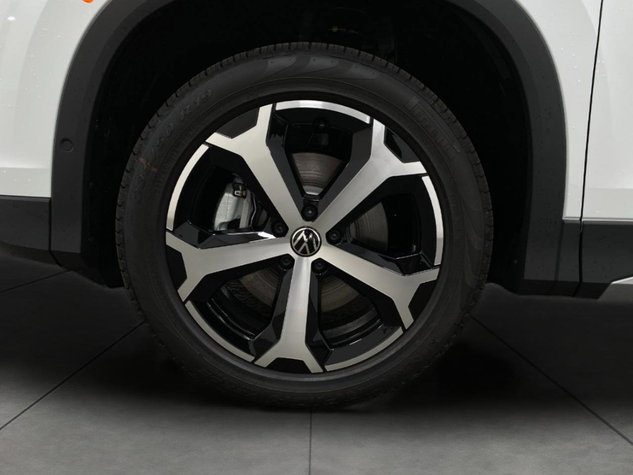 New 2026 Volkswagen Tiguan SE image 12