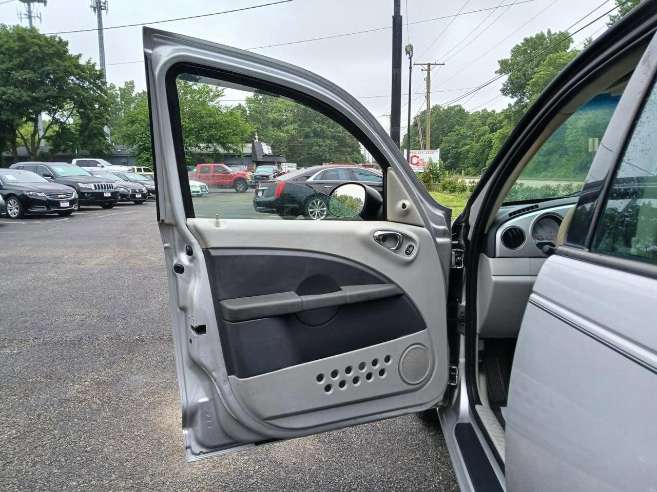 Used 2009 Chrysler PT Cruiser image 9