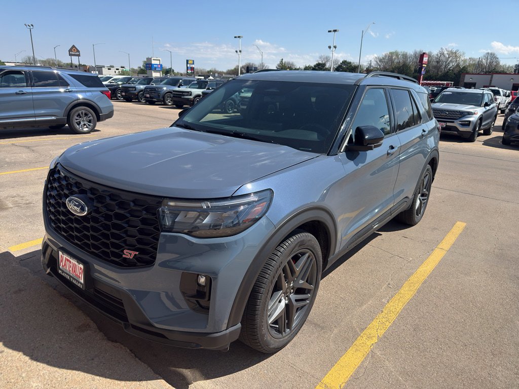 Used 2025 Ford Explorer ST AWD/4WD image 12