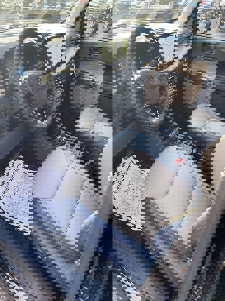 New 2025 Ford Maverick Lariat w/ 4K Tow Package image 28