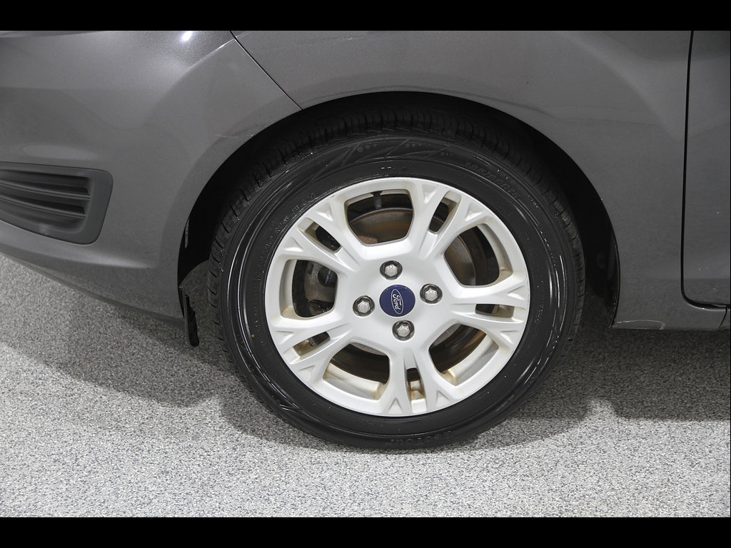 Used 2015 Ford Fiesta SE FWD image 18