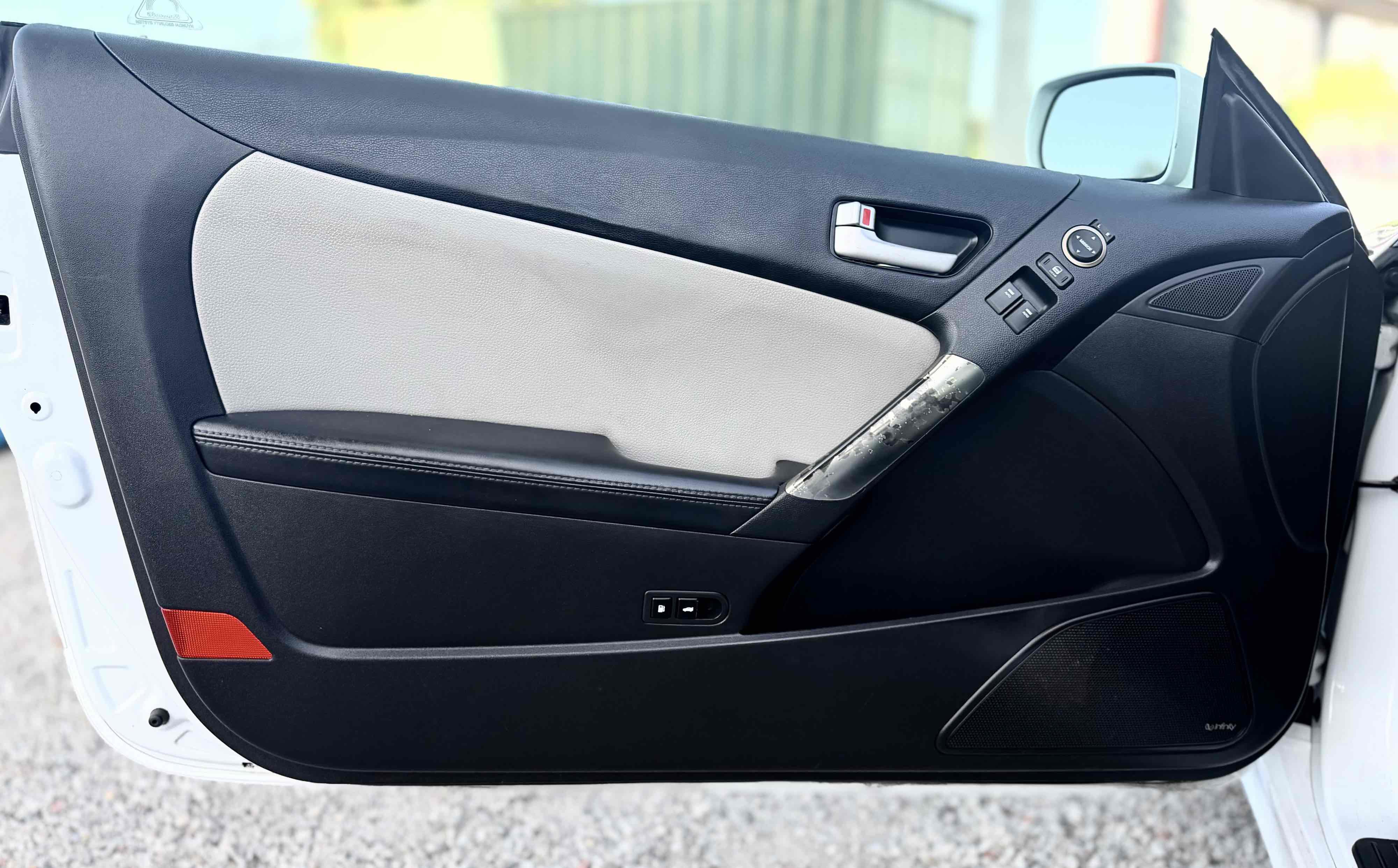 Used 2014 Hyundai Genesis 2.0T image 14