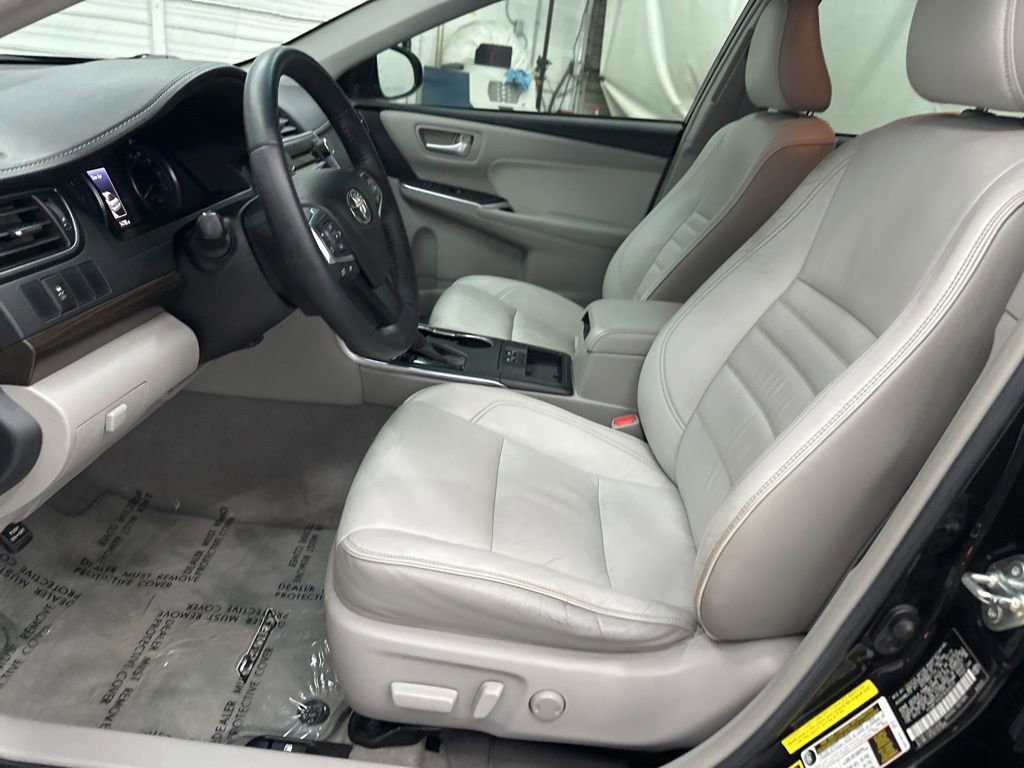 Used 2015 Toyota Camry XLE FWD image 18