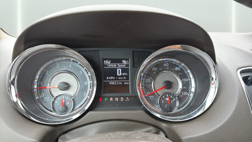 Used 2015 Chrysler Town & Country Touring-L w/ Driver Convenience Group FWD image 29