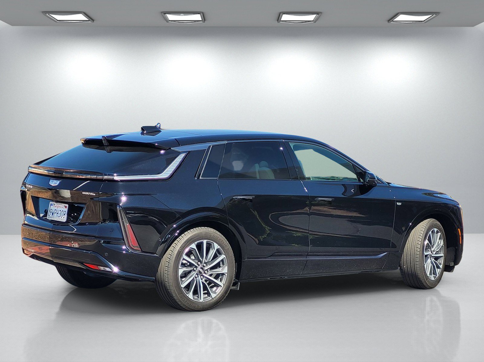 Certified 2024 Cadillac Lyriq Sport AWD/4WD image 4