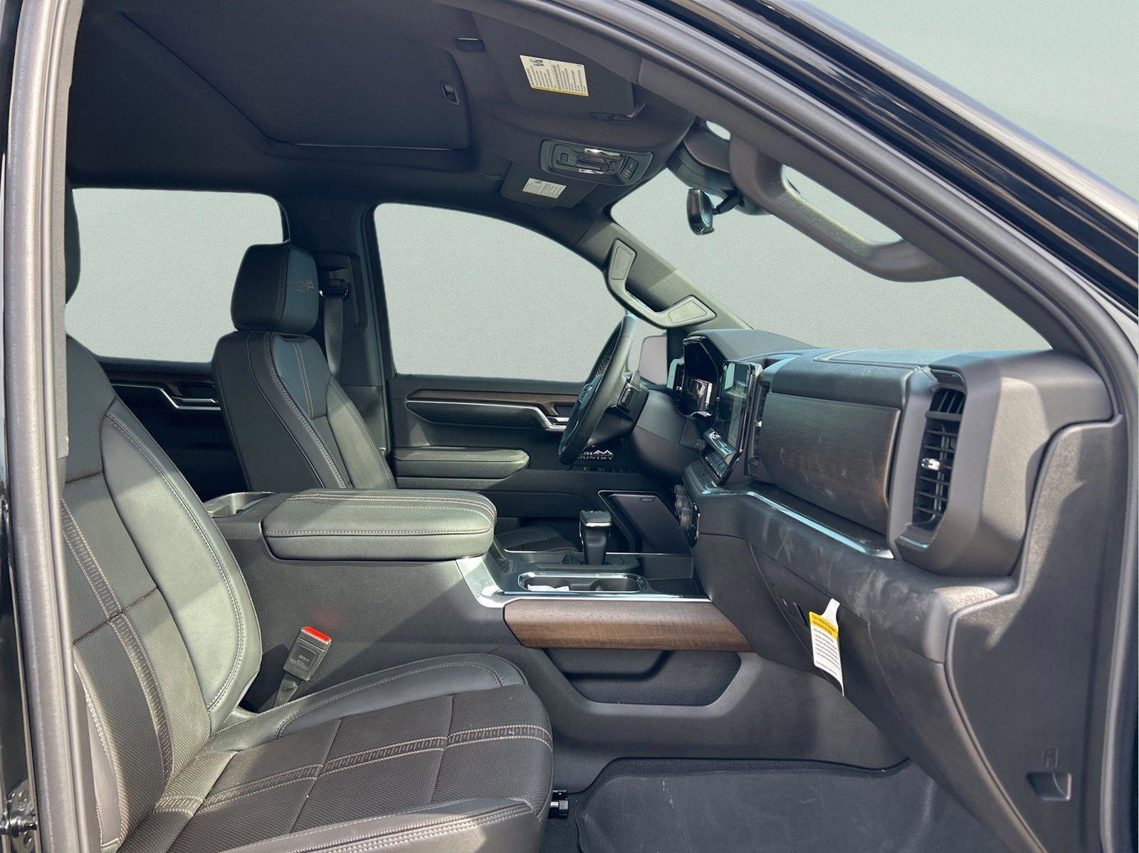 Used 2025 Chevrolet Silverado 1500 High Country w/ High Country Premium Package image 28