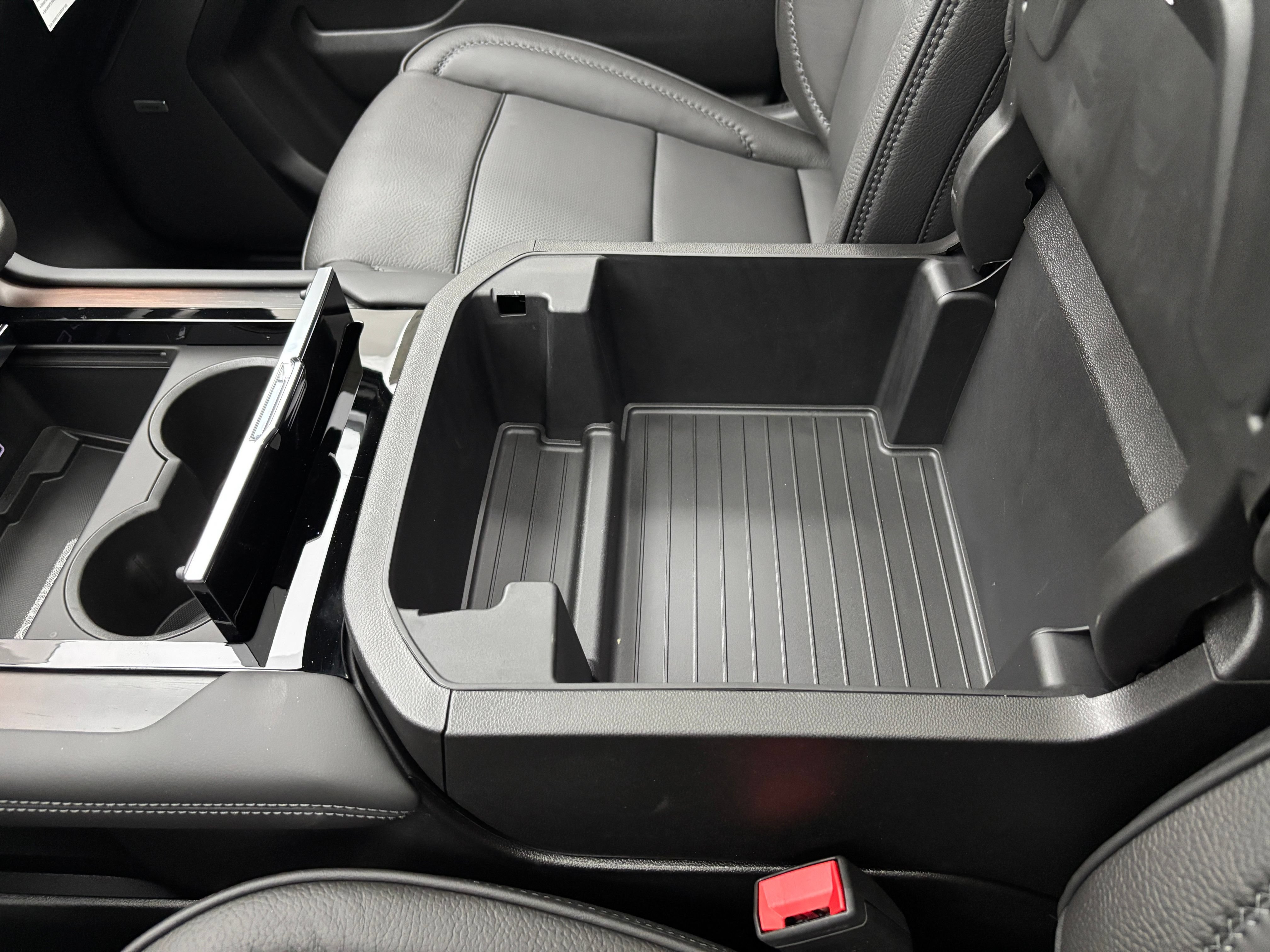 New 2026 GMC Yukon XL Denali w/ Denali Reserve Package AWD/4WD image 35