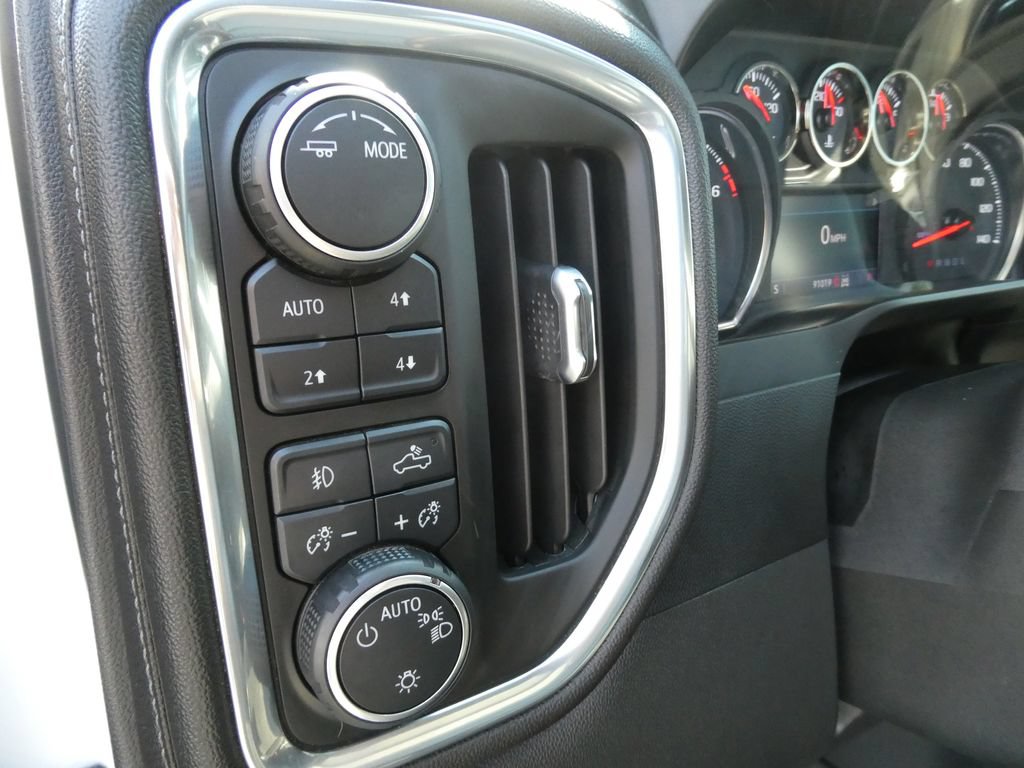 Used 2020 Chevrolet Silverado 1500 RST AWD/4WD image 25