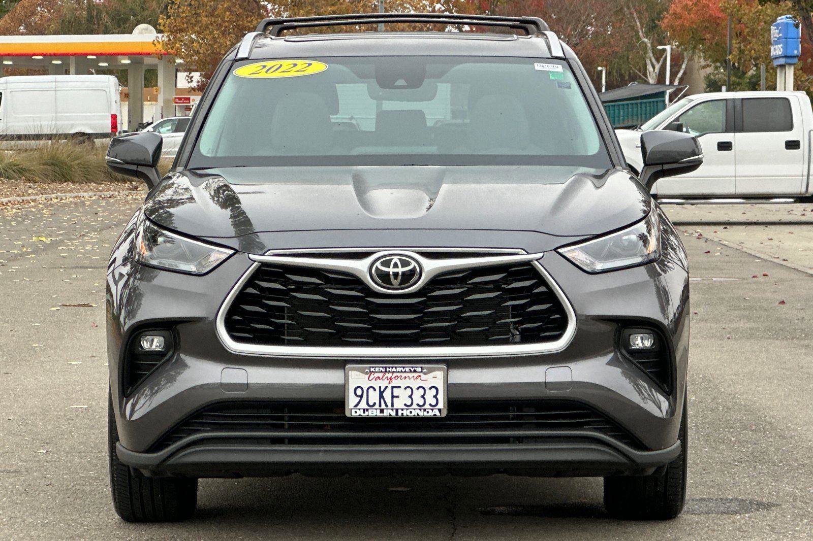 Used 2022 Toyota Highlander XLE image 9
