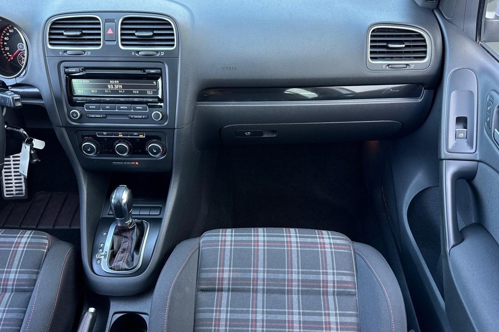 Used 2012 Volkswagen Golf 4-Door image 28