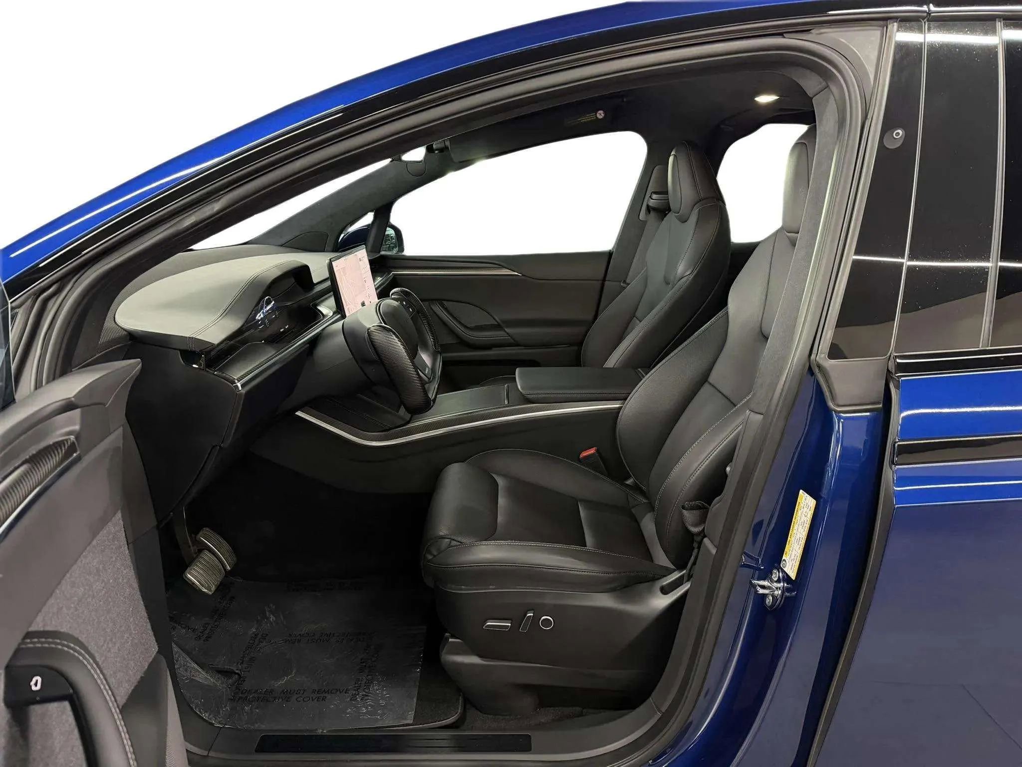 Used 2022 Tesla Model X Plaid image 11