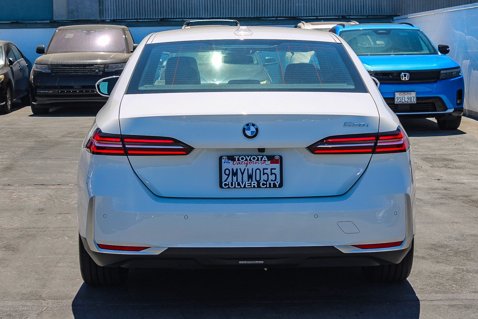 Used 2024 BMW 530i w/ Convenience Package RWD image 8