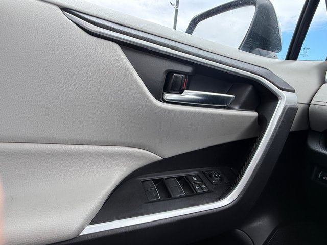 Certified 2022 Toyota RAV4 XLE w/ Convenience Package AWD/4WD image 29