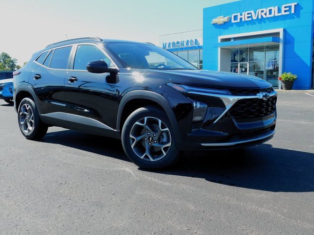 New 2025 Chevrolet Trax LT w/ Sunroof Package image 2