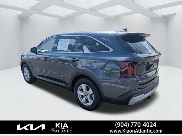 Used 2024 Kia Sorento LX image 5