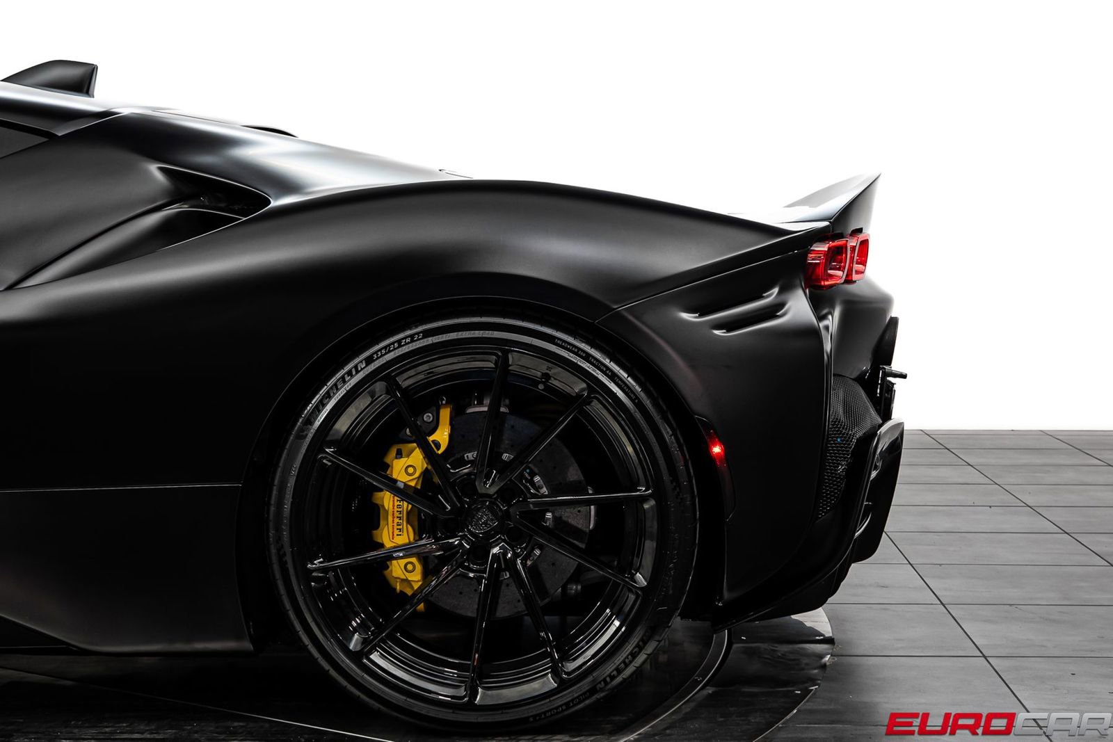 Used 2021 Ferrari SF90 Stradale AWD/4WD image 14