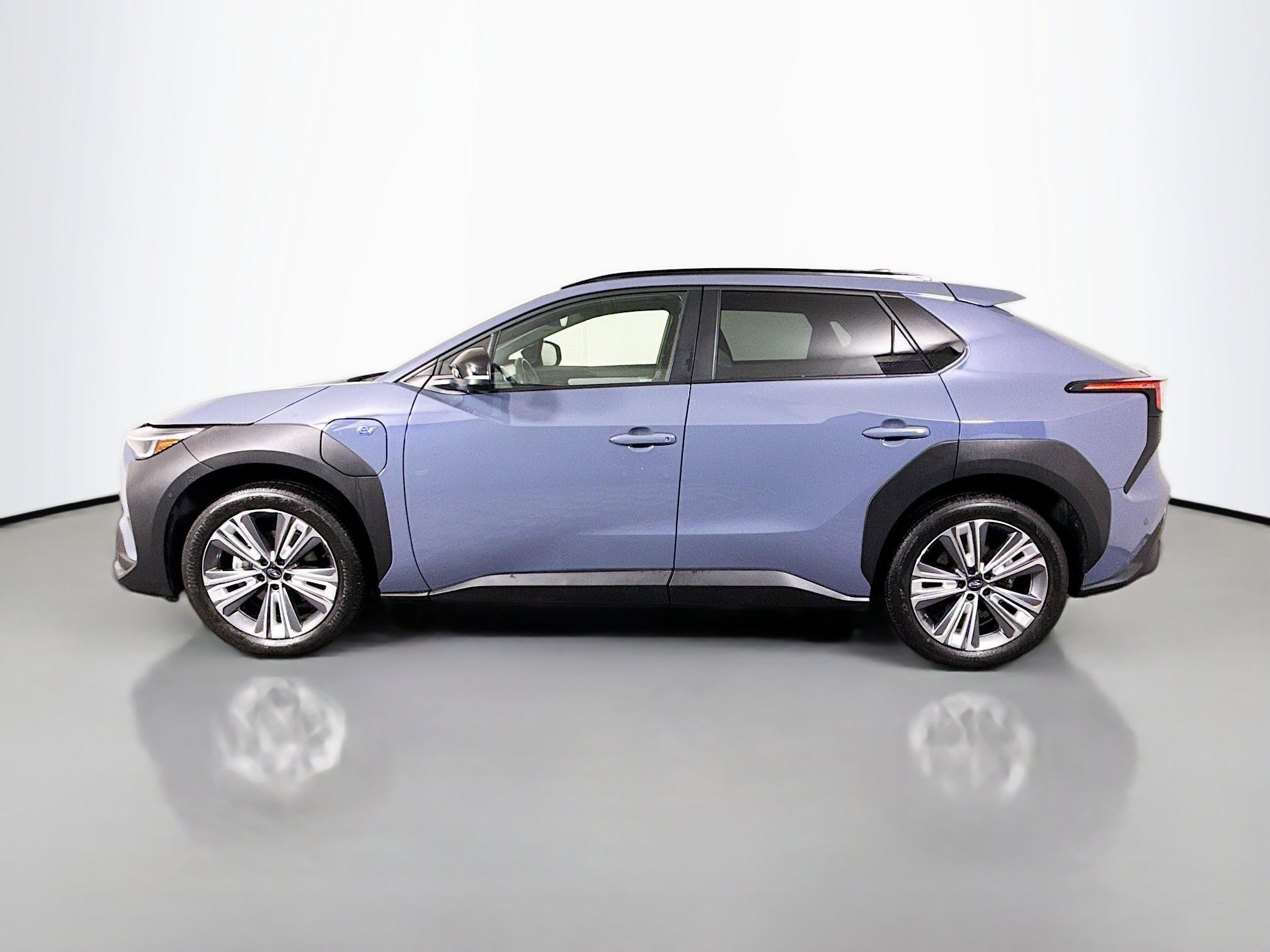 Used 2023 Subaru Solterra Limited image 6