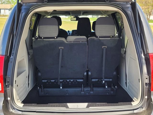Used 2019 Dodge Grand Caravan SE w/ UConnect Hands-Free Group image 10