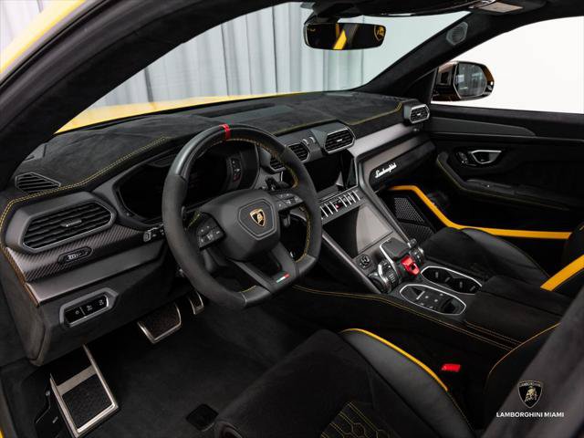 Used 2024 Lamborghini Urus Performante AWD/4WD image 30