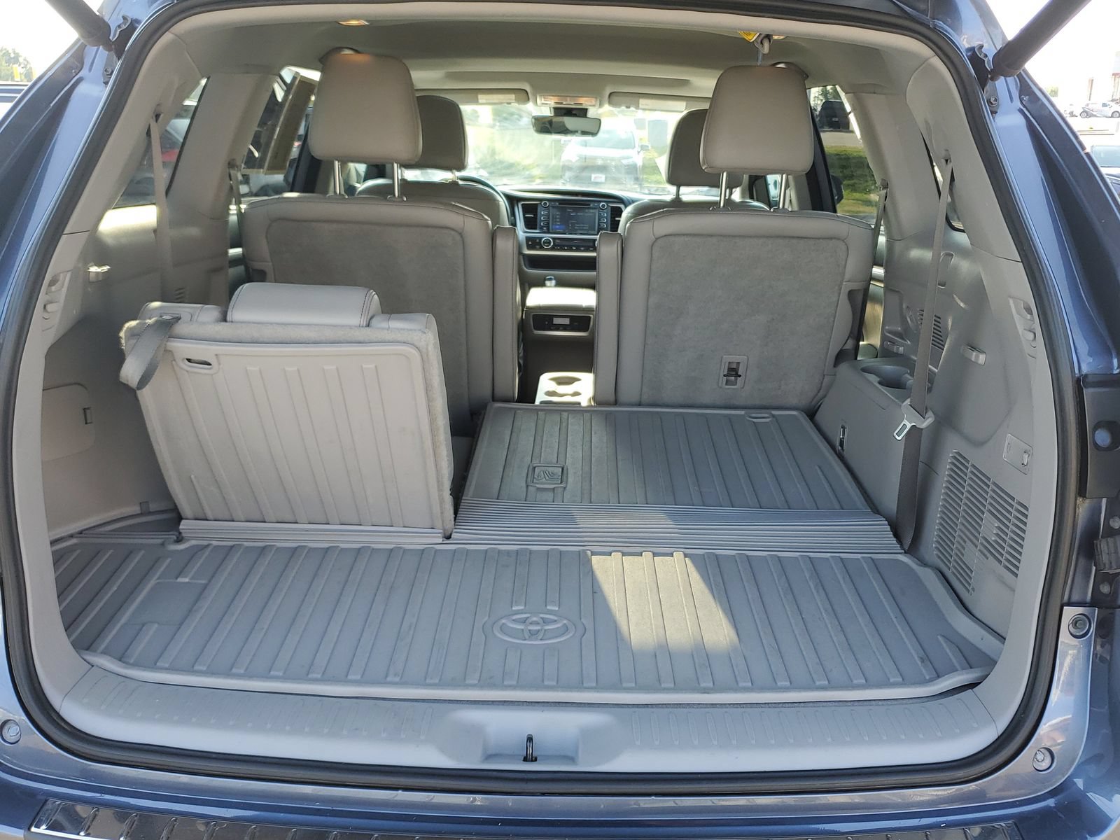Certified 2018 Toyota Highlander Limited AWD/4WD image 9