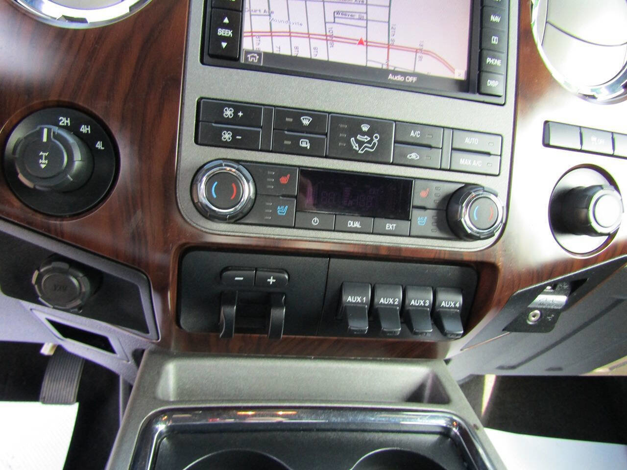 Used 2011 Ford F250 Lariat w/ Lariat Interior Pkg image 17