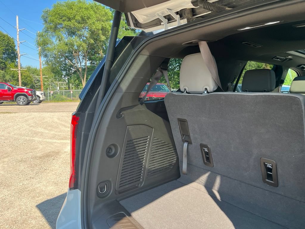 Used 2023 GMC Yukon SLT AWD/4WD image 13