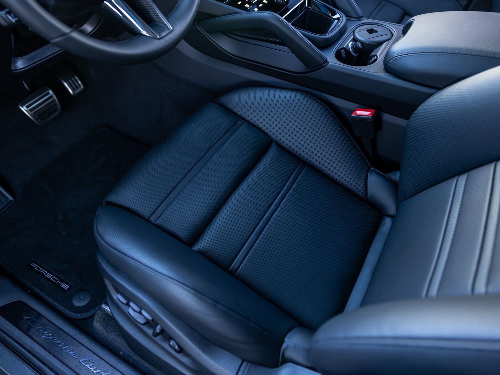 New 2026 Porsche Cayenne Turbo image 44