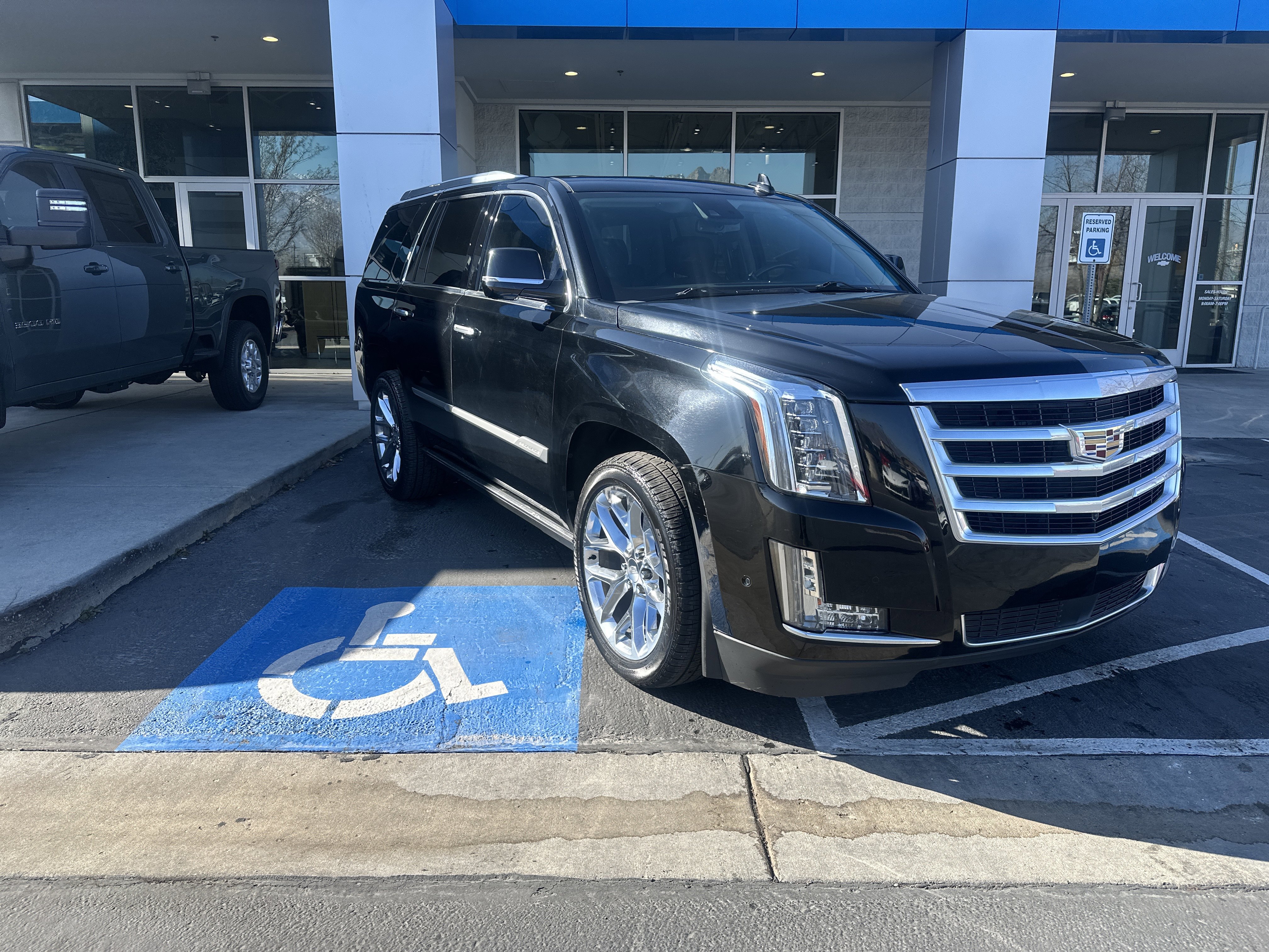 Used 2020 Cadillac Escalade Premium Luxury image 9