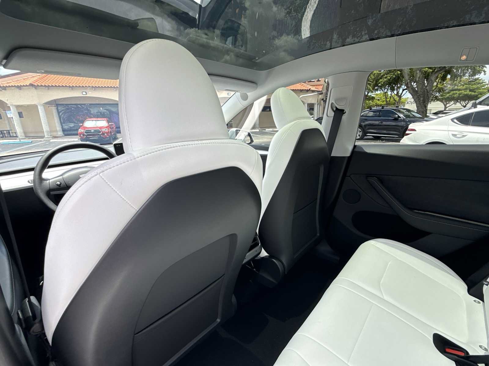 Used 2025 Tesla Model Y Performance AWD/4WD image 16