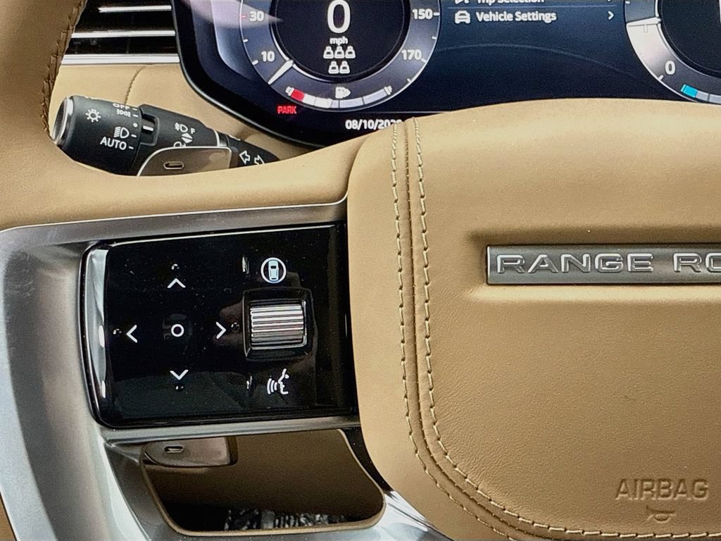 New 2026 Land Rover Range Rover Long Wheelbase SE AWD/4WD image 11